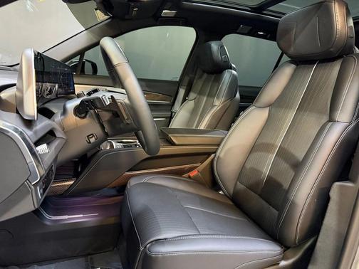 2026 Cadillac VISTIQ Luxury