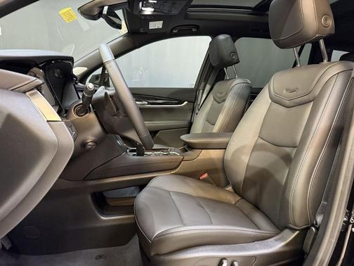 2025 Cadillac XT6 Premium Luxury FWD