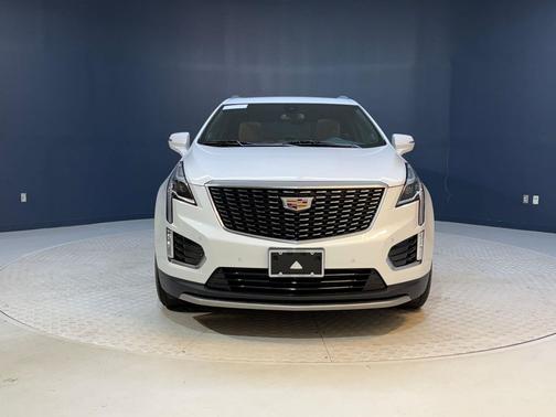 Crystal White Tricoat 2023 Cadillac XT5 Premium Luxury