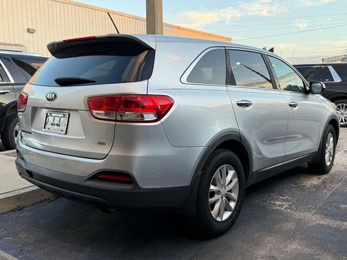 2016 Kia Sorento L