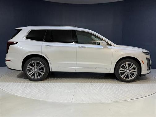 2025 Cadillac XT6 Premium Luxury FWD