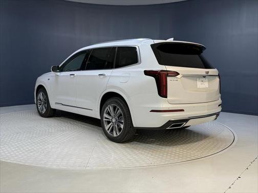 2025 Cadillac XT6 Premium Luxury FWD