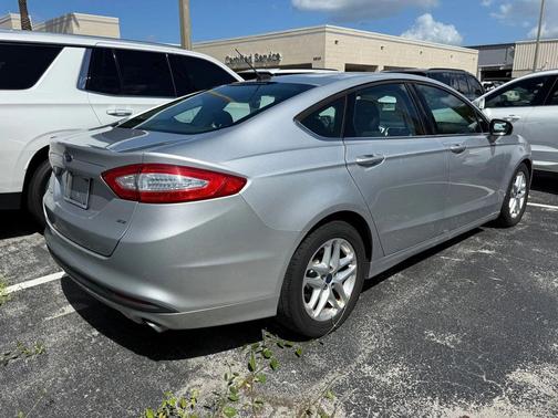 2016 Ford Fusion SE