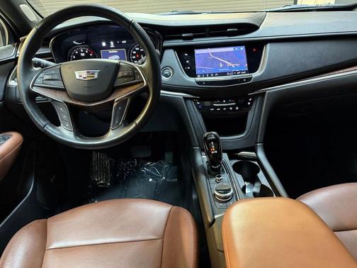 2022 Cadillac XT5 Premium Luxury