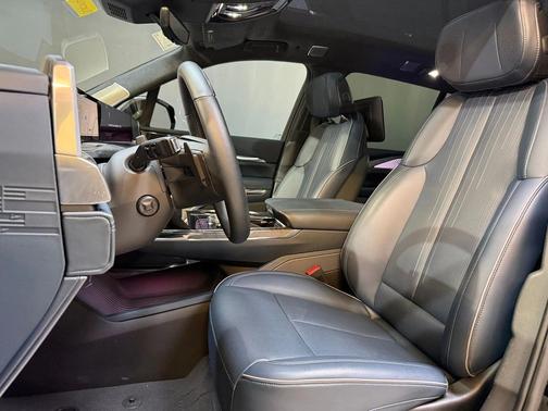 2025 Cadillac Escalade IQ Sport 2