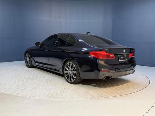 Black 2019 BMW 540 540i