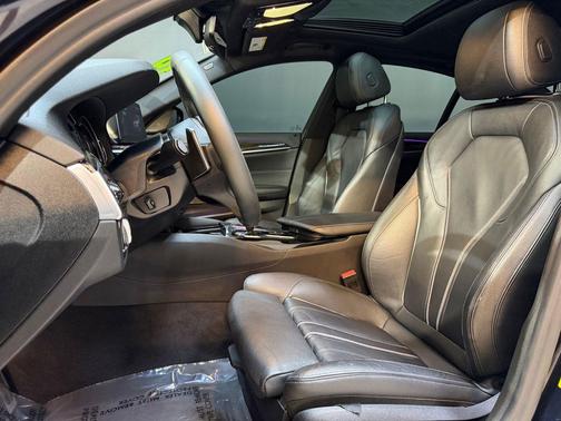 Black 2019 BMW 540 540i