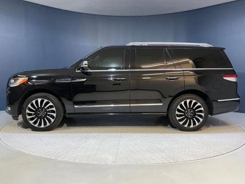 2022 Lincoln Navigator Black Label