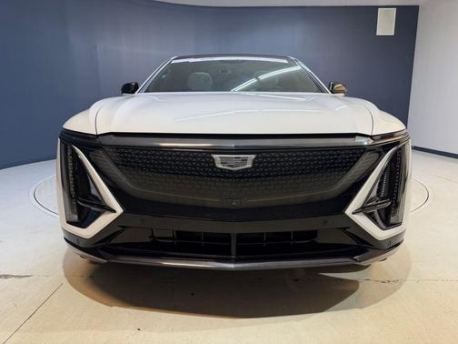 Crystal White Tricoat 2024 Cadillac LYRIQ Sport