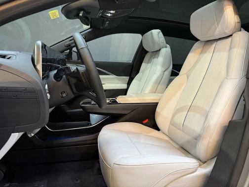 Argent Silver Metallic 2026 Cadillac LYRIQ Sport