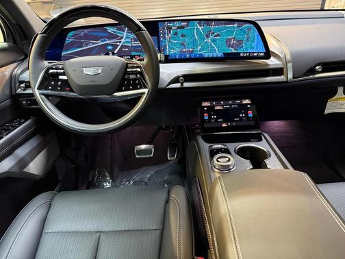 2026 Cadillac VISTIQ Luxury