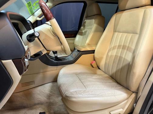 2005 Lincoln Aviator 4dr 2WD