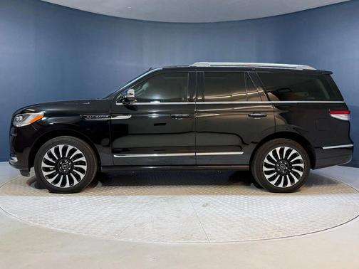 2022 Lincoln Navigator Black Label