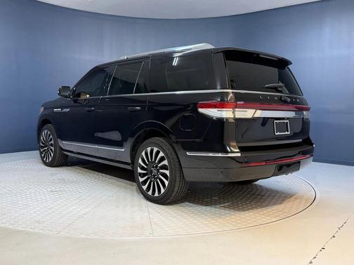 2022 Lincoln Navigator Black Label