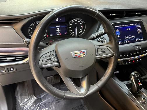 2022 Cadillac XT4 Luxury