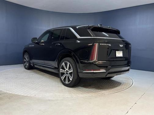 2025 Cadillac Escalade IQ Luxury 2