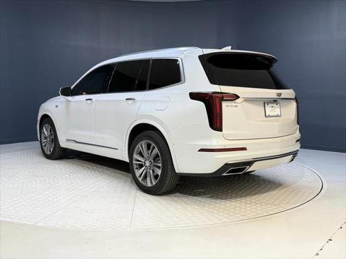 2022 Cadillac XT6 Premium Luxury FWD