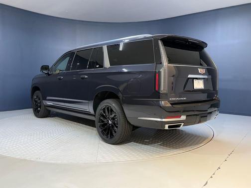 2025 Cadillac Escalade ESV Premium Luxury