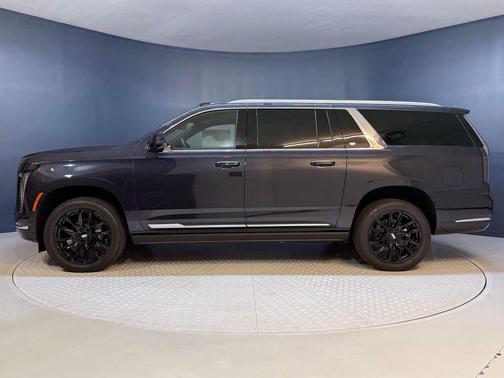 2025 Cadillac Escalade ESV Premium Luxury