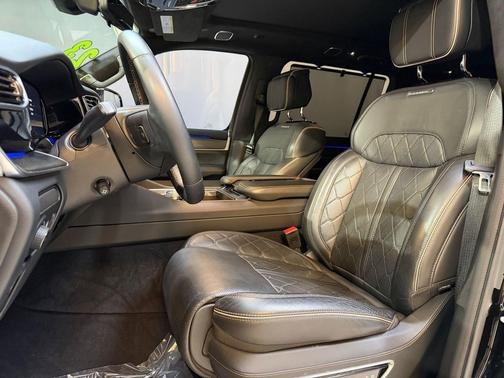 Diamond Black Crystal Pearlcoat 2023 Jeep Grand Wagoneer Series III Obsidian 4x4