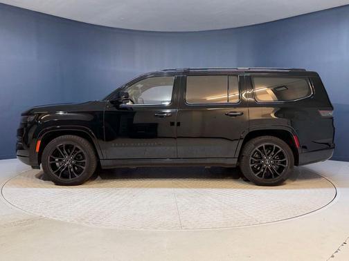 Diamond Black Crystal Pearlcoat 2023 Jeep Grand Wagoneer Series III Obsidian 4x4