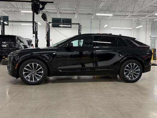 Stellar Black Metallic 2024 Cadillac LYRIQ Sport