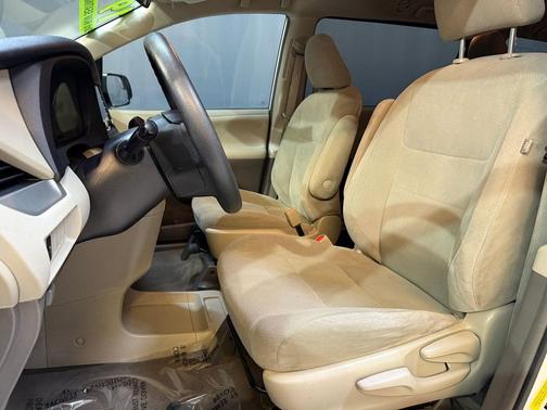 2019 Toyota Sienna SE