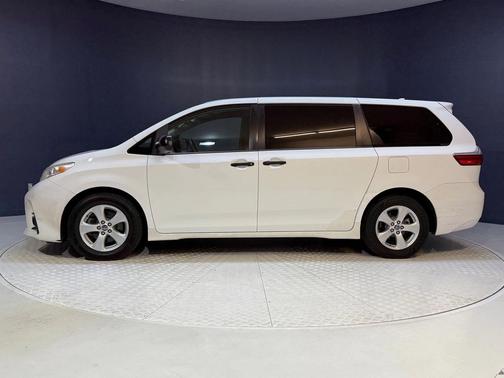 2019 Toyota Sienna SE