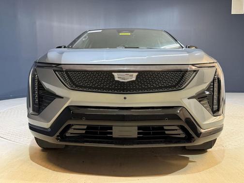 Argent Silver Metallic 2026 Cadillac OPTIQ Sport