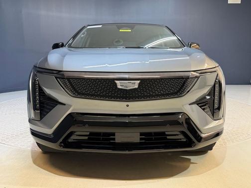 Argent Silver Metallic 2026 Cadillac OPTIQ Sport