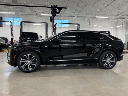 Stellar Black Metallic 2024 Cadillac LYRIQ Luxury