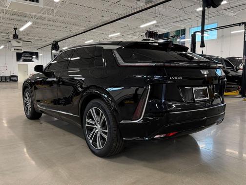 Stellar Black Metallic 2024 Cadillac LYRIQ Luxury