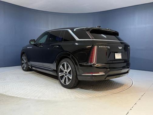 2025 Cadillac Escalade IQ Luxury 1