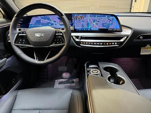 2025 Cadillac LYRIQ Sport