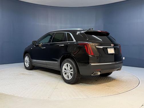 Stellar Black Metallic 2026 Cadillac XT5 Luxury