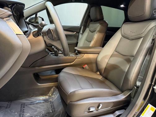 Stellar Black Metallic 2026 Cadillac XT5 Luxury