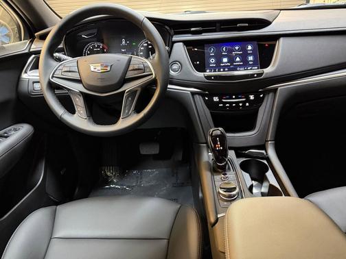 Stellar Black Metallic 2026 Cadillac XT5 Luxury