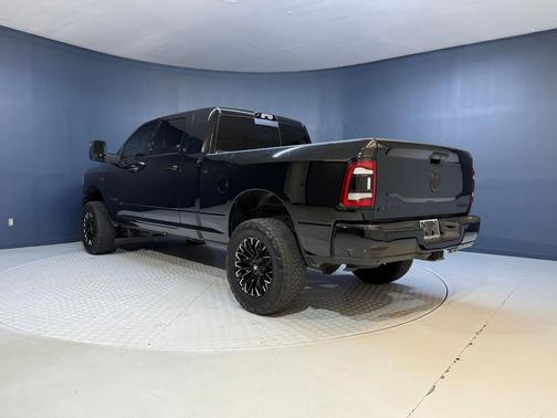 2024 RAM 2500 Laramie Crew Cab 4x4 6'4' Box