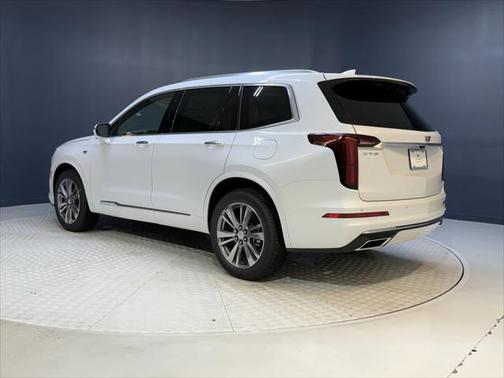 2025 Cadillac XT6 Premium Luxury FWD