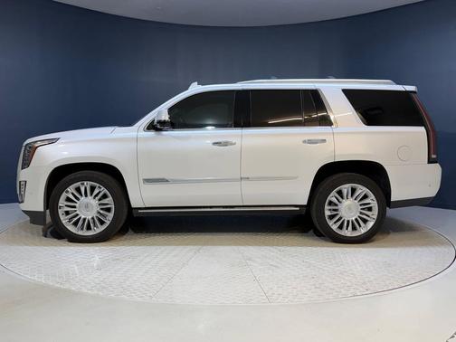 Crystal White Tricoat 2017 Cadillac Escalade Platinum