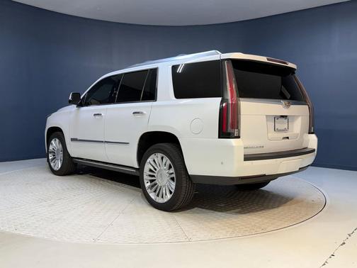 Crystal White Tricoat 2017 Cadillac Escalade Platinum