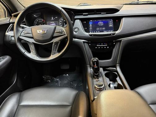 2022 Cadillac XT5 Luxury