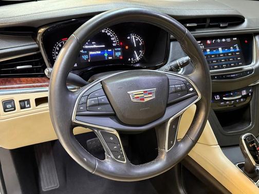 2018 Cadillac XT5 Premium Luxury