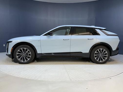 2025 Cadillac LYRIQ Sport