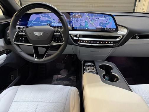 2025 Cadillac LYRIQ Sport