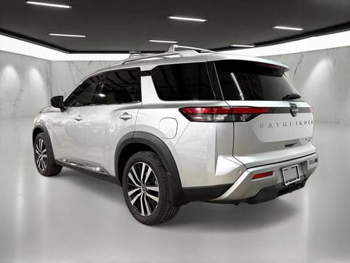 2023 Nissan Pathfinder Platinum 4WD