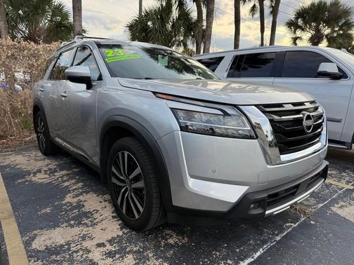 2023 Nissan Pathfinder Platinum 4WD