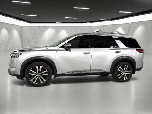 2023 Nissan Pathfinder Platinum 4WD