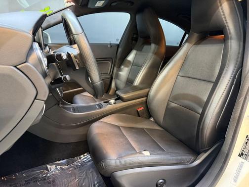 White 2015 Mercedes-Benz CLA-Class Base