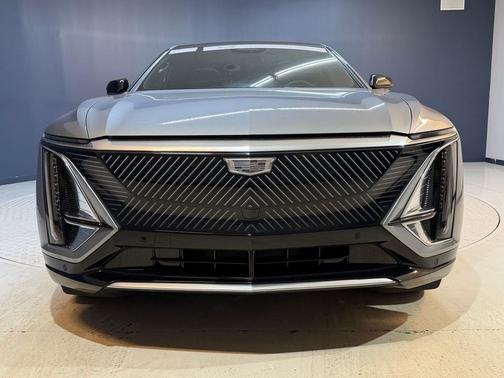 Argent Silver Metallic 2024 Cadillac LYRIQ Tech